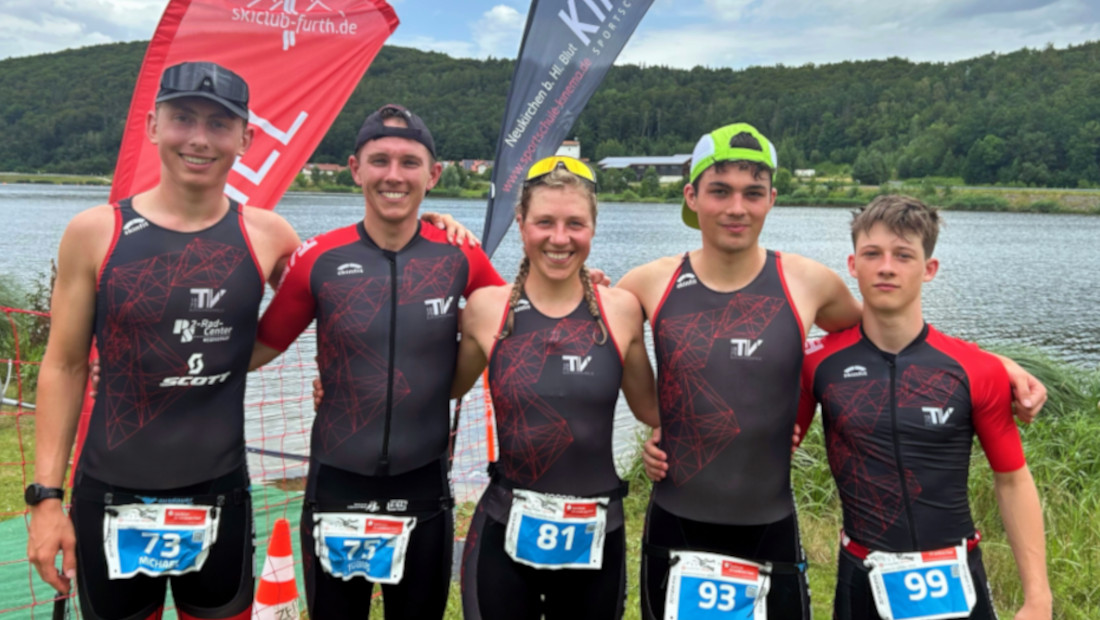 Gruppenbild vor dem See