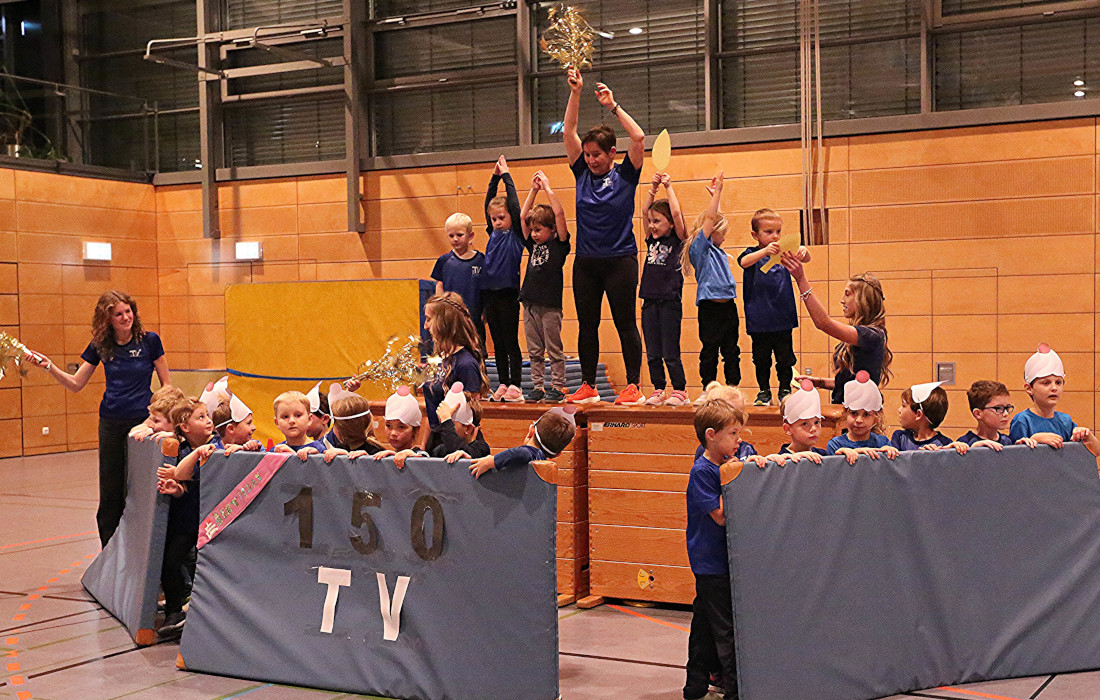 Unter dem Titel „Kleine Matten ganz groß “ staunte man über die Trainingsgruppe U 8