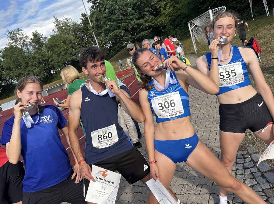 Isabella Maier, Fabian Störzer, Mara Heller und Theresa Marek
