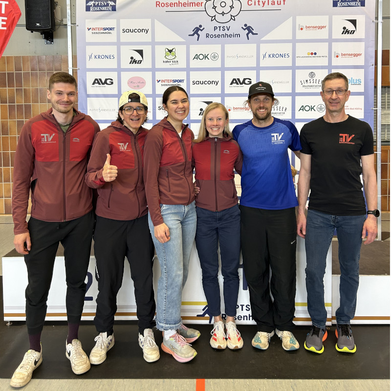 Bei den bayerischen 10 km Straßenlaufmeisterschaften am Start. V.l. Sebastian Gleissl, Pam Mittermeier, Emma Roidl, Julia Hantsch, Martin Stegerer und Josef Kaiser.